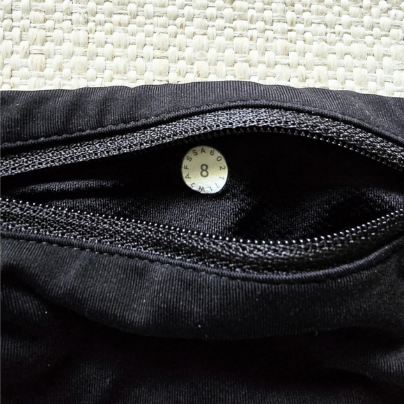 Lululemon Speed Short 4-way Stretch 2.5" Mash Up White Black Size 8 - Picture 10 of 10